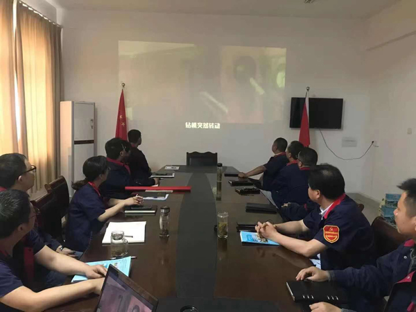 第二建筑工程事業(yè)部召開“強化意識、防控風險”動員會