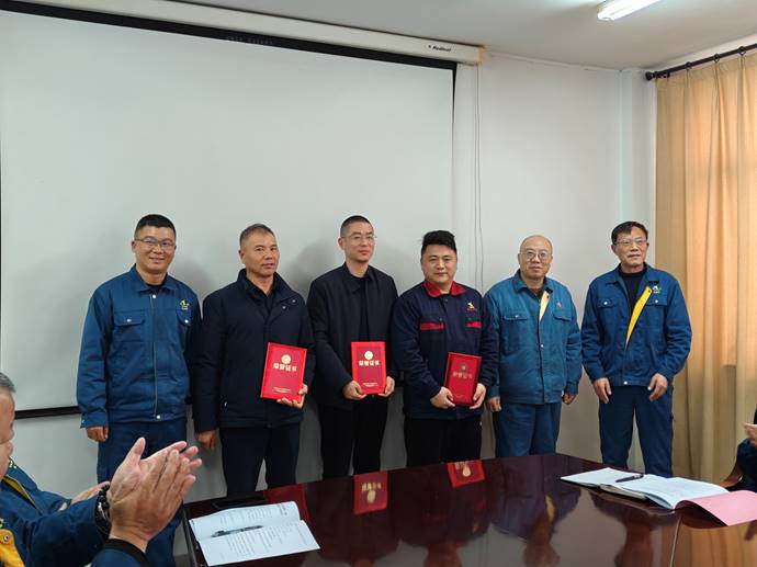 第一事業(yè)部冶化協(xié)力項(xiàng)目部獲銅冠冶化公司“強(qiáng)化意識(shí)，防控風(fēng)險(xiǎn)”...