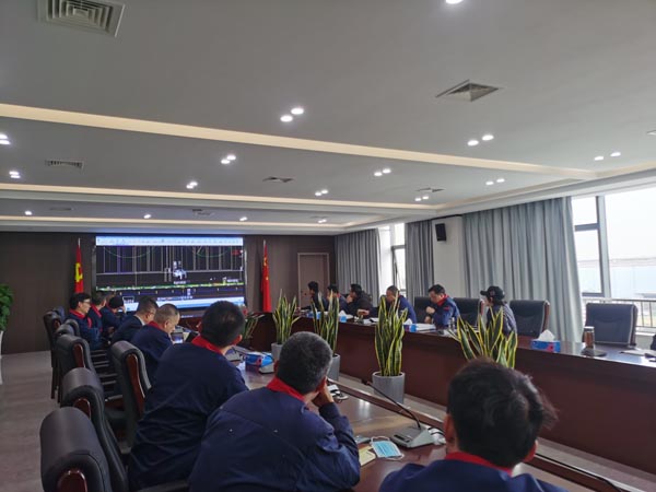 綠色智能銅基新材料項(xiàng)目召開(kāi)電解車間工程策劃會(huì) 綠色智能銅基新材料項(xiàng)目召開(kāi)電解車間工程策劃會(huì)